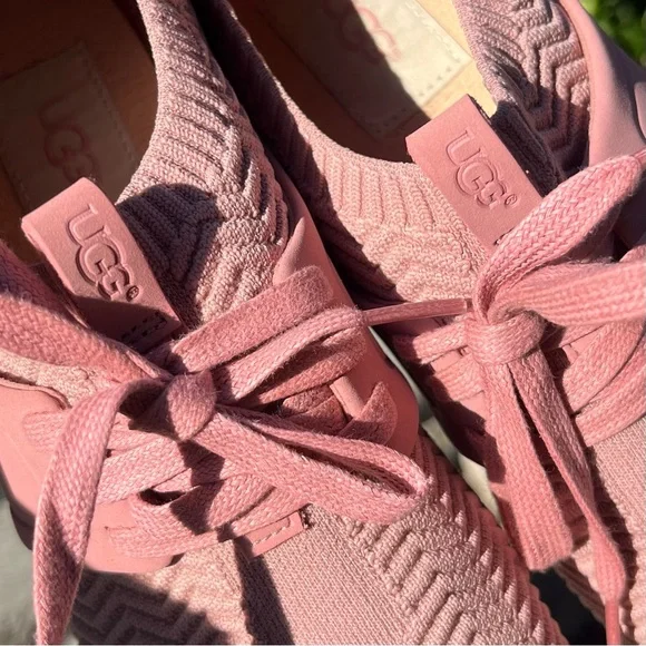 Women’s Ugg Willows Sneakers in Mauve Pink (7) - Picture 2 of 10